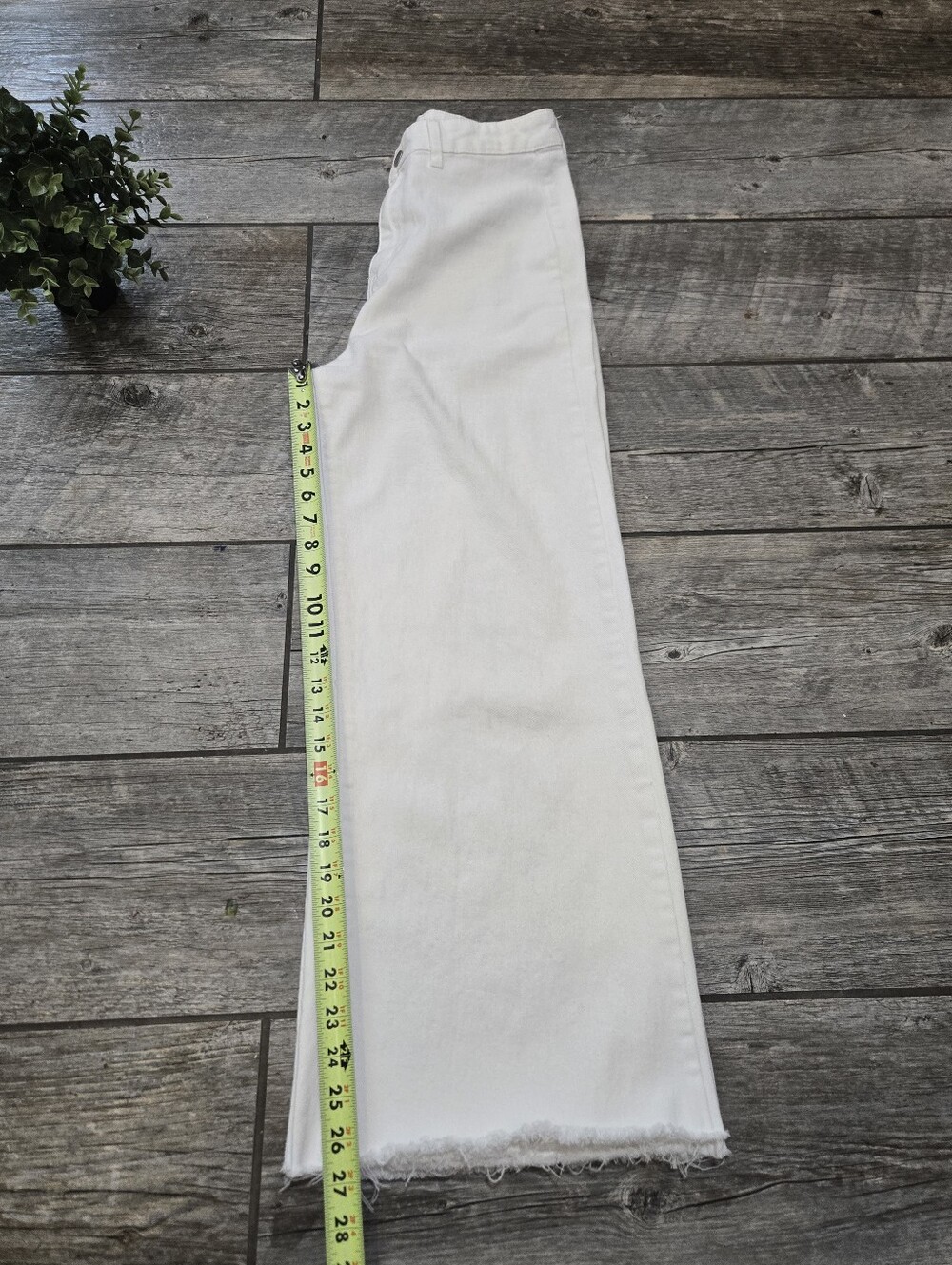 Anniewear White Wide Leg High-Rise Stretchy Jeans, Size Large - Picture 5 of 8